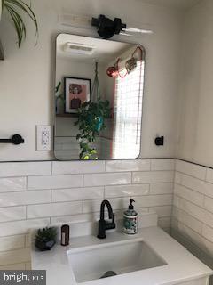 Photo - 2242 Washington Ave