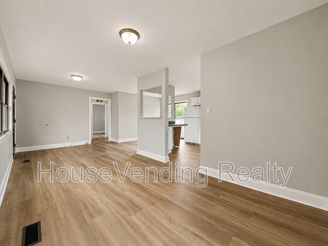 Photo - 2324 Grove St