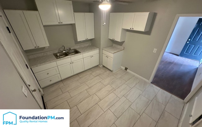 Photo - 1663 Humber St