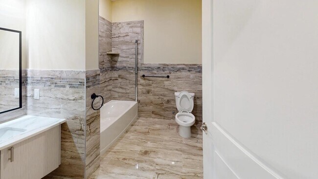 Photo - 680 Grand St Unit 503