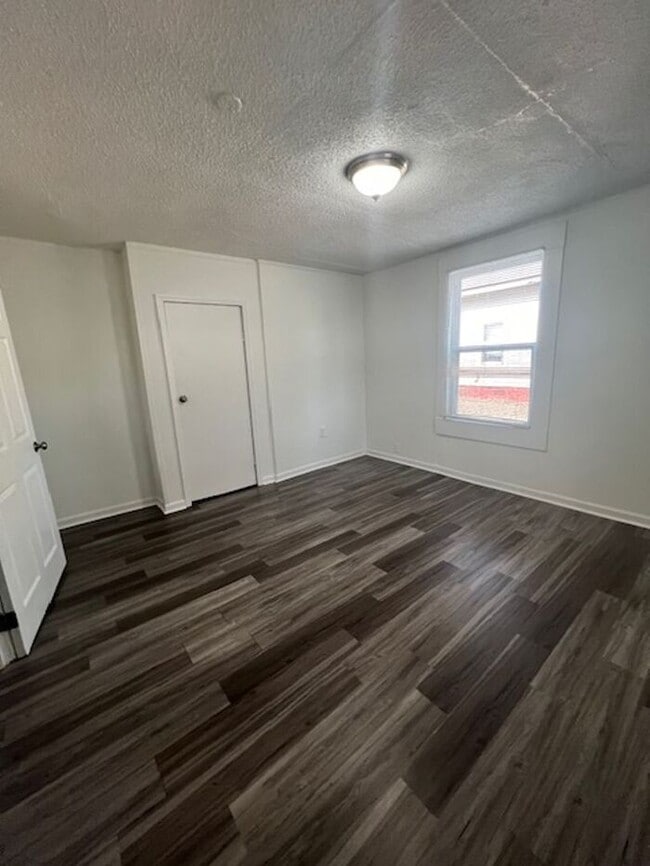 Photo - Beautiful 4 bedroom 1.5 bath House