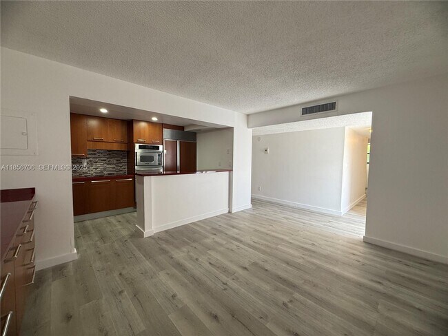 Photo - 20200 W Country Club Dr Unit PH14