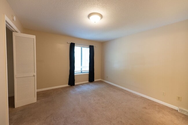 Photo - 185 Forest View Dr