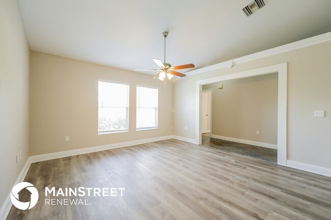 Photo - 3001 38th St W