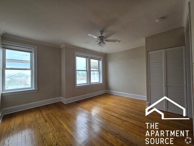 Building Photo - 4416 N Whipple St Unit 3W Rental