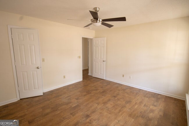 Photo - 607 N Kevin Ct