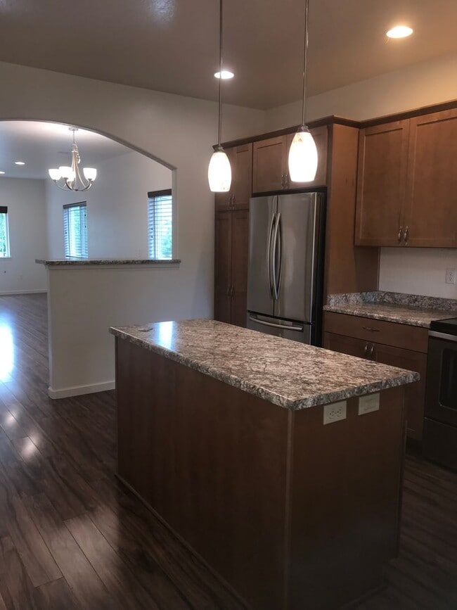 Photo - Three bed, two bath Ashland home for rent | Available June