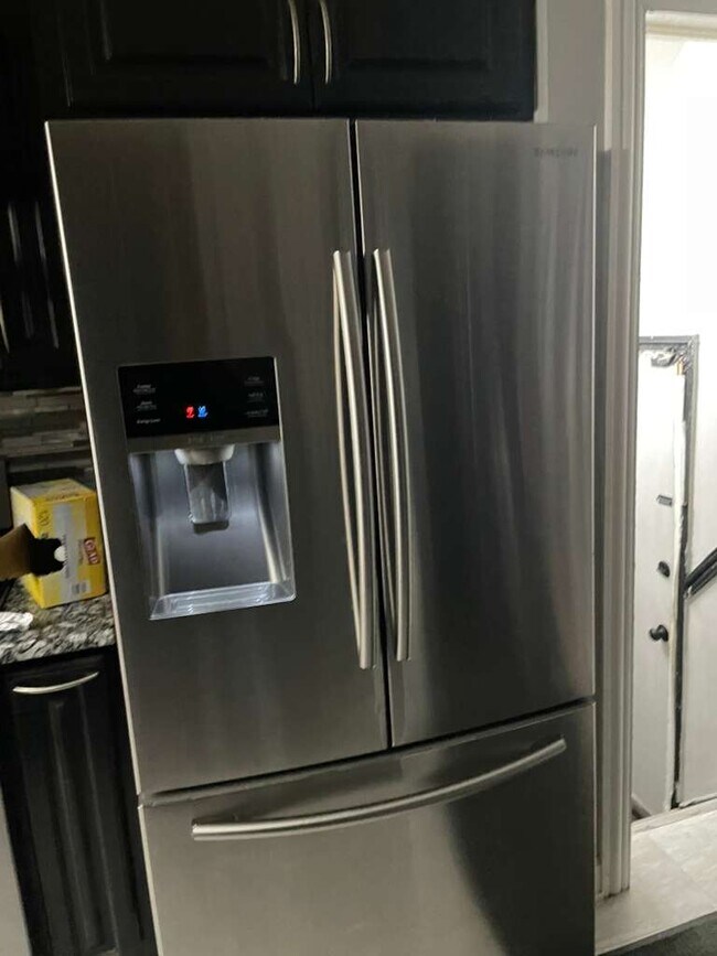 Photo - 8321 S Hoyne Ave