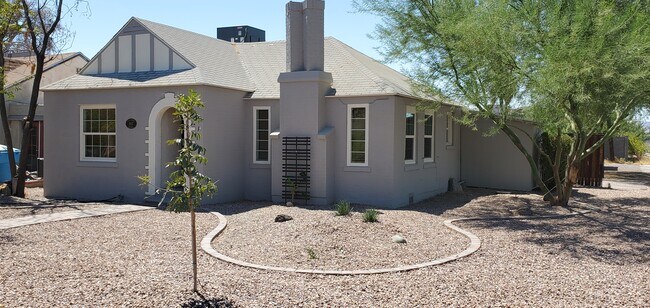 Photo - 1927 W Holly St House