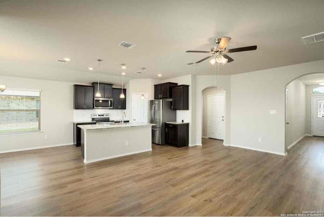 Photo - 2402 Corradino St