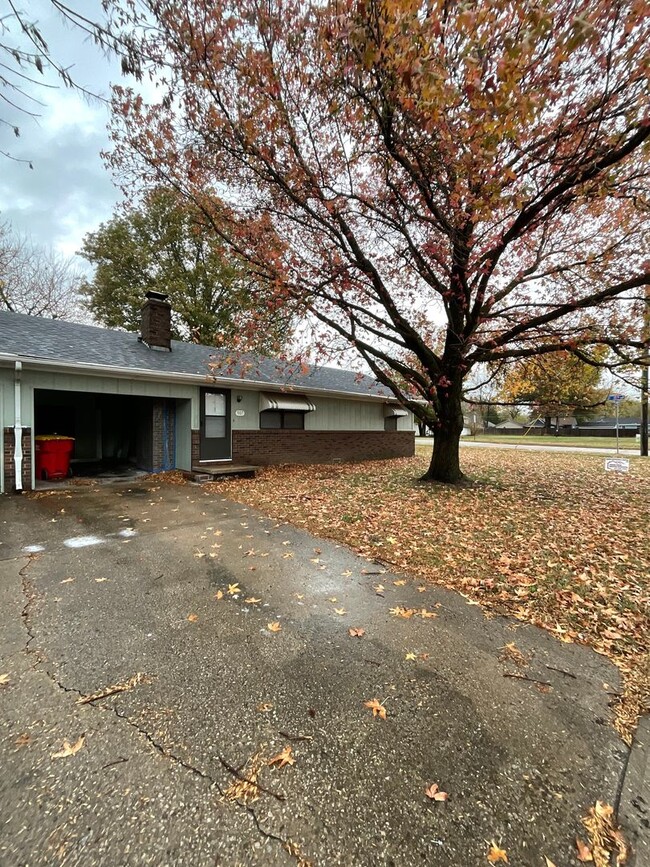 905-907 N Rouse Duplex - 905-907 N Rouse Duplex Apartment Unit 907 N Rouse