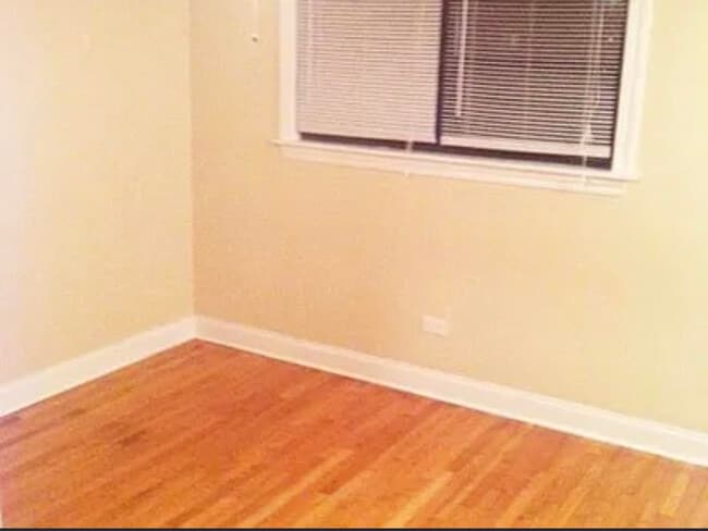 Photo - 1348 W Chase Ave Unit TWO BEDROOMS - 3