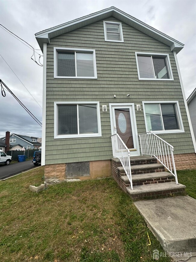 Building Photo - 111 Bayview Dr Unit 3