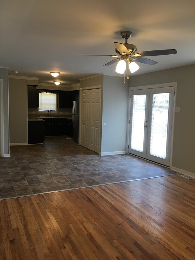 Photo - Adorable 3 Bedroom, 2 Bath Ranch  Near Don...