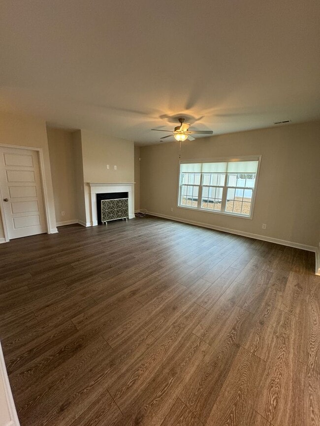 Photo - Rental - LIKE NEW!!!! Absolutely Beautiful!!!