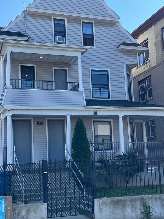 Photo - Newly Remodeled Large 3 Bedroom in Quiet 3 Family Home Unit 2nd Floor