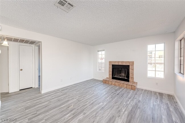 Photo - 2684 Bryandouglas Dr Unidad B