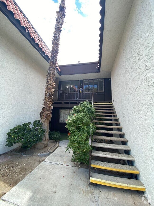 Building Photo - Beautiful 1 Bedroom 1 Bathroom Condo Upsta... Unit 54