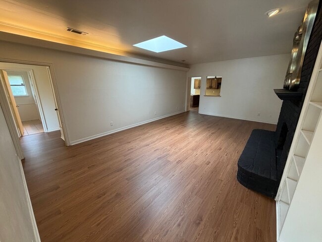 Photo - 2418 Guerrero Dr