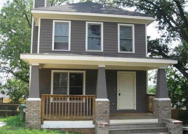 Building Photo - 719 Magnolia St NW