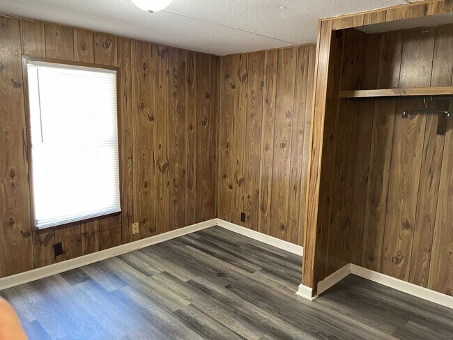 Photo - 2 bed, 1 bath mobile home in Lexington! $7...