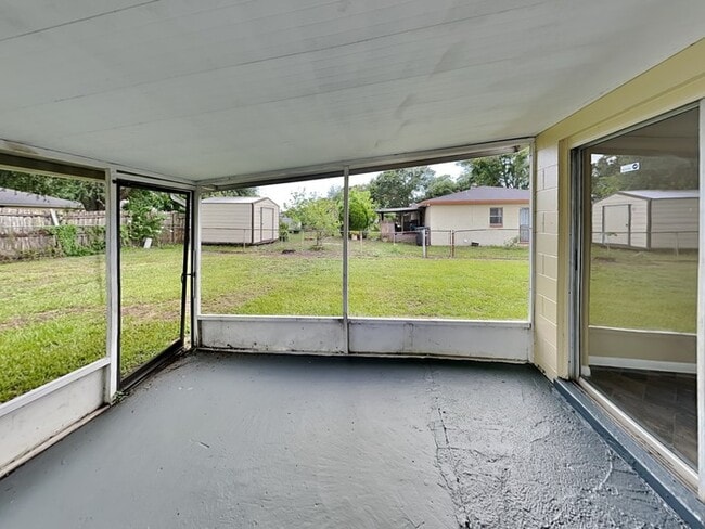 Building Photo - 8511 Fish Lake Rd