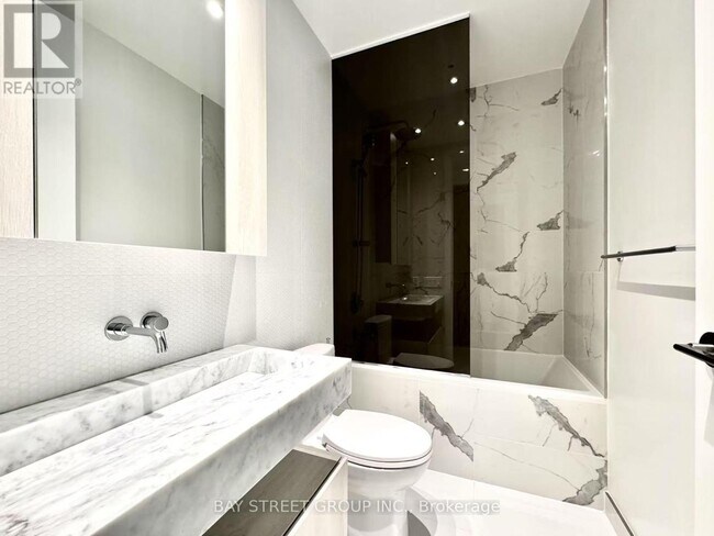 Photo - 11 Yorkville Ave Unit 6006