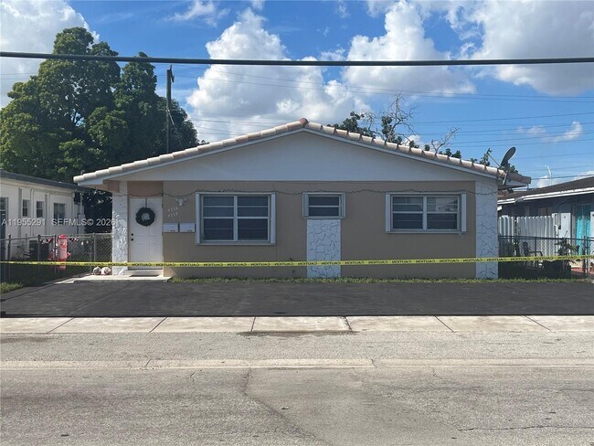 Building Photo - 4776 E 10th Ave Unit 4778