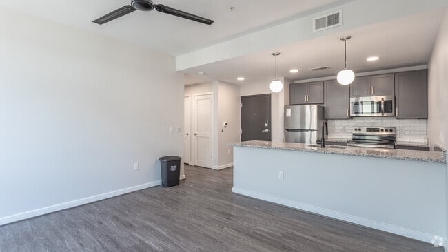 1BR,1BA,-The R and R - The Overlook at City View