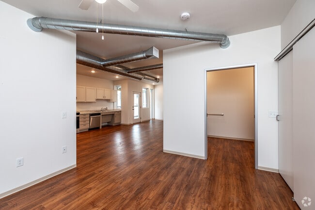 Studio - 500SF - Bedroom