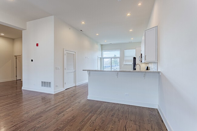 Photo - 2100 Greenwood St Unit 106