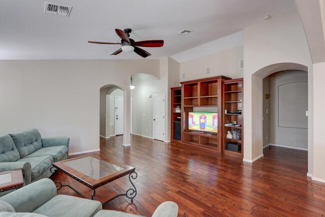 Photo - 22463 Dietz Dr