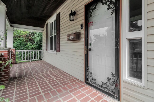 Photo - 570 Southwood Ave