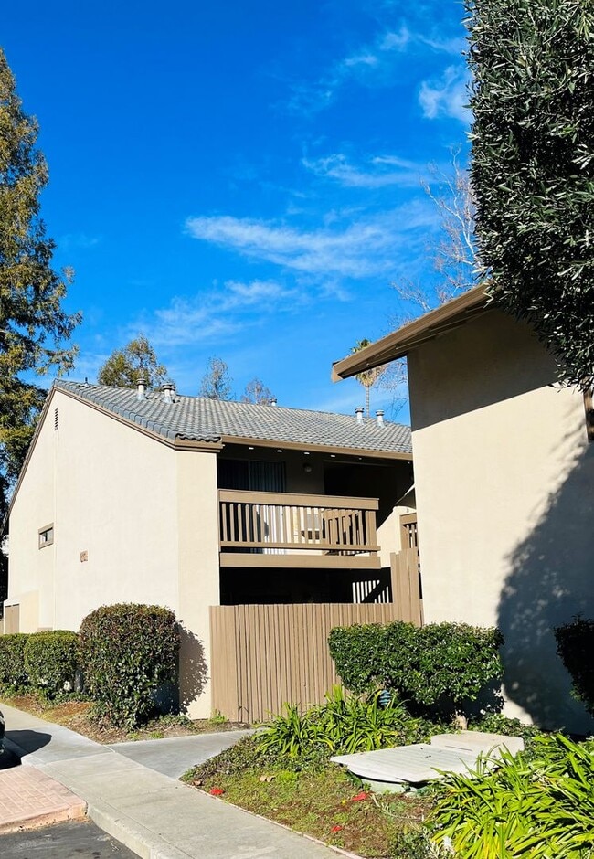 Upper Level Condominium in Station West - Upper Level Condominium in Station West