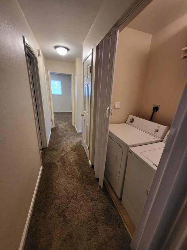 Photo - 6581 Flower St