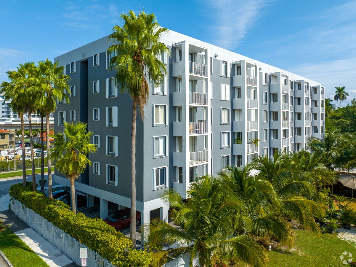 1010 NW 11th St, Miami, FL, 33136 - Aragon Plaza Condominiums