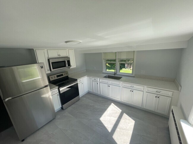Photo - 24 Tulip Lane Unit Apt C