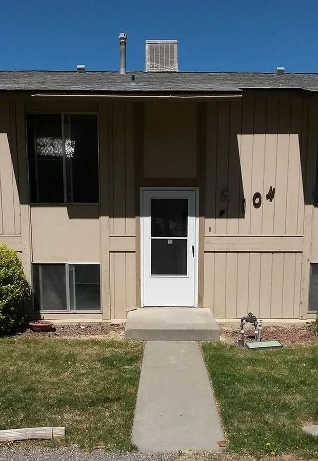 2 Bedroom Townhome Near CMU - 2 Bedroom Townhome Near CMU