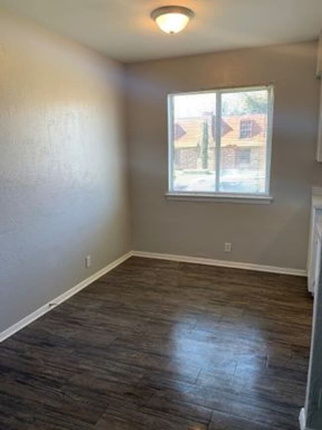 Photo - Monarch Court