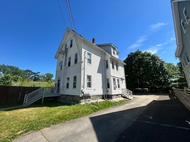 Photo - 35 Newcomb Pl Unit 1