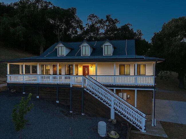 Photo - Beautiful 2 Bed 2 Bath Home Available NOW!!!