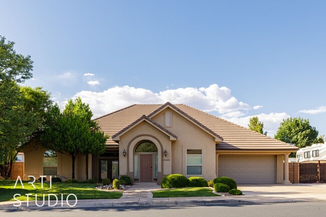 4 Bedroom. 2/5 Bathroom Home in Meadow Val... - 4 Bedroom. 2/5 Bathroom Home in Meadow Val...