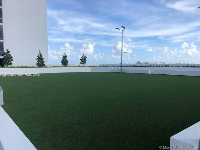 Photo - 16385 Biscayne Blvd Unit 3019