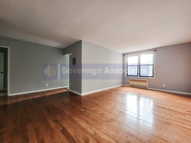 525-527 Riverdale Avenue - 525-527 Riverdale Avenue Apartment Unit 2F