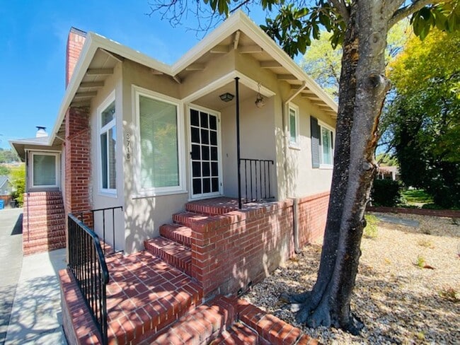 Photo - Gorgeous 1BD/1BA, Single-Story Unit in a Charming 4-Plex Near Downtown Lafayette- Available NOW!