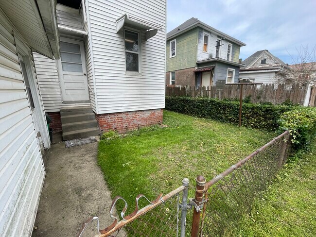 Photo - 1800 Spring St Unit Down