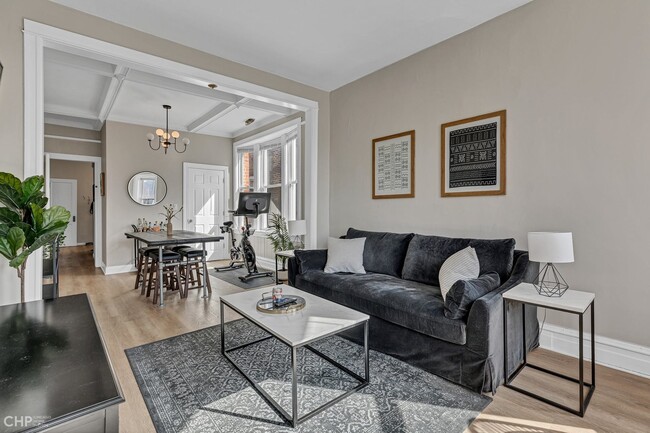 Photo - 2346 W Thomas St Unidad 3F