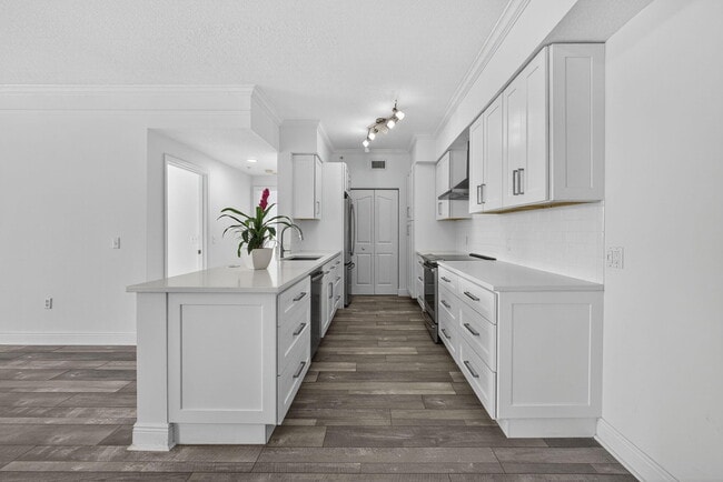 Photo - 5301 Myrtlewood Cir E