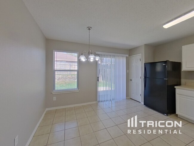 Photo - 10100 Chapel Oak Trail