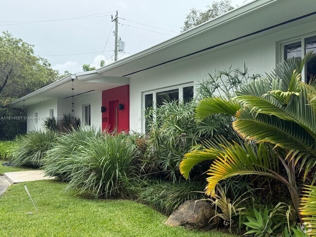Building Photo - 5775 SW 80th St Rental